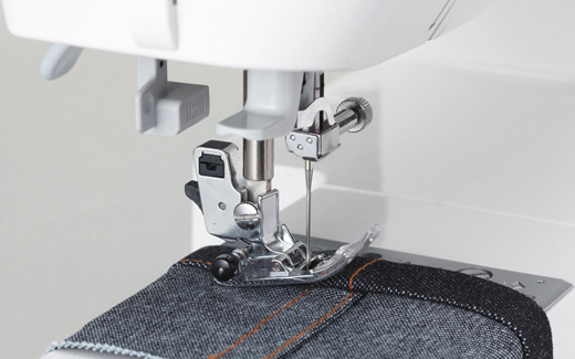 ●較厚的勞動(dòng)布　3層卷邊縫